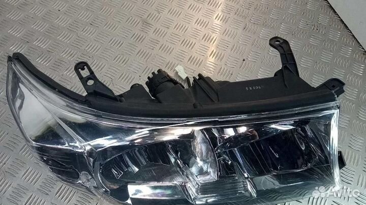 Фара правая Toyota Land Cruiser