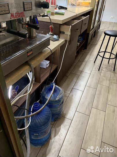 Барная стойка для кофейни или кафе