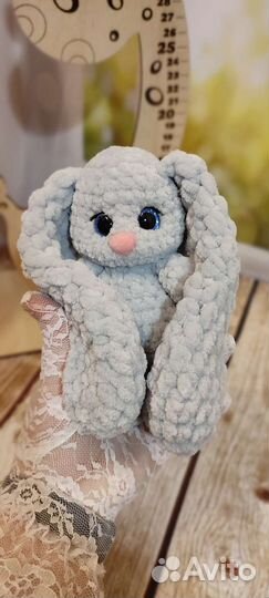 Плюшевый зайка. Вязаный. Ручная работа