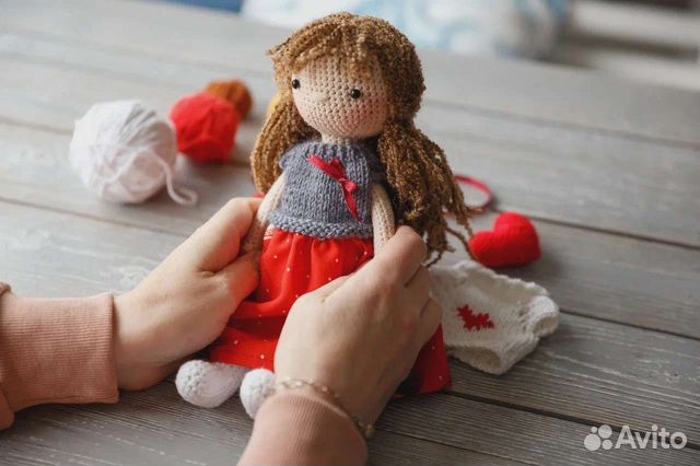Кукла вязаная ручной работы