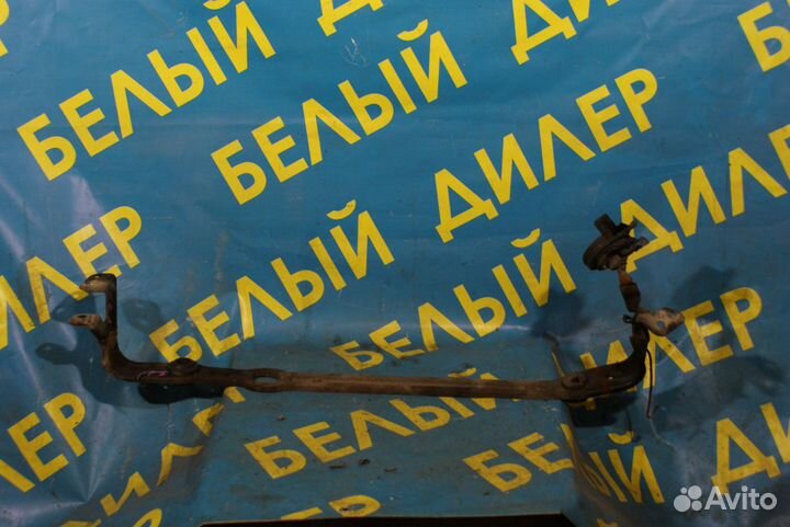 Нижнее опора радиатора Ford Focus 1