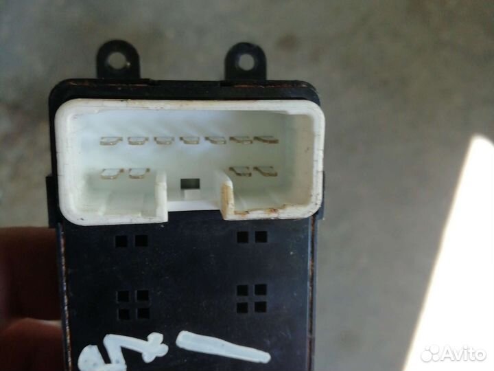 Блок управления стеклоподъемников kia cerato 2015