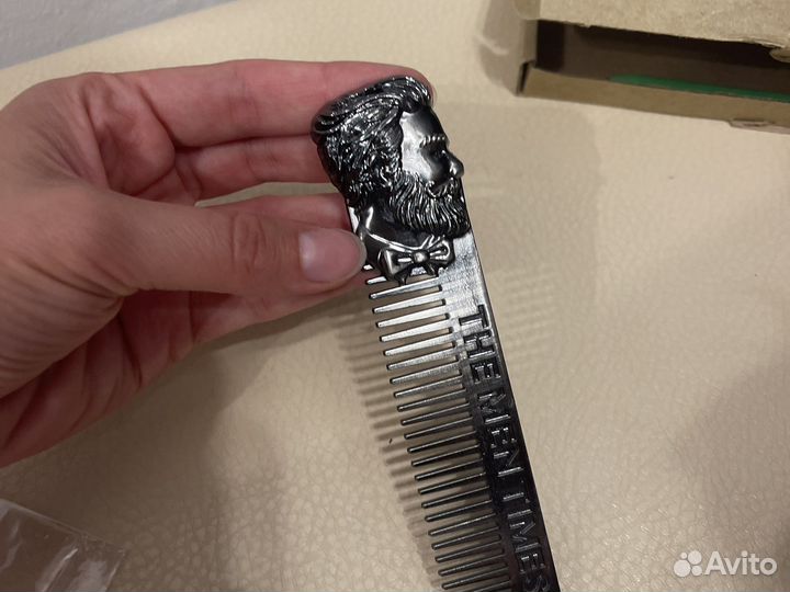 Расческа гребень железный стильный