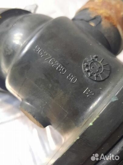 Фланец (тройник) системы охлаждения Citroen C3 1