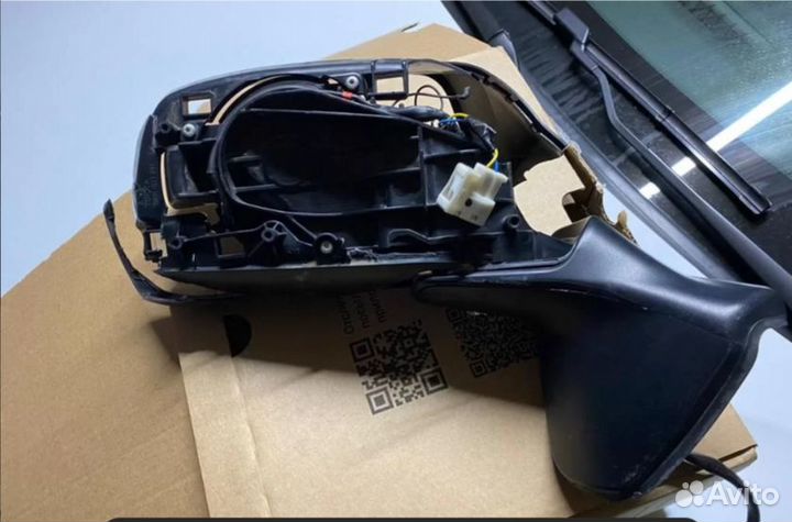 Зеркало правое toyota auris 150 рестайлинг 2010г