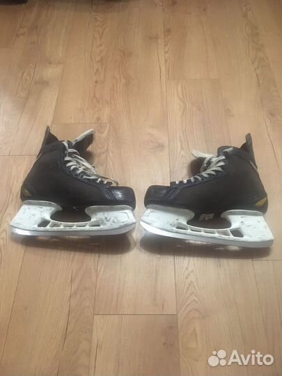 Коньки хоккейные