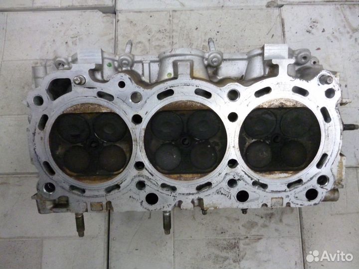 Головка блока цилиндров правая Infiniti Fx S50