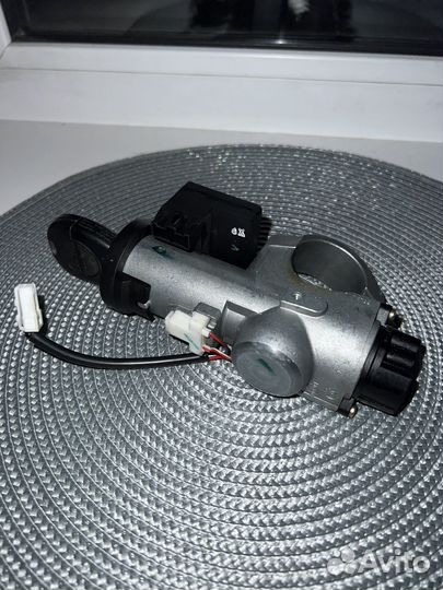 Замок зажигания Nissan