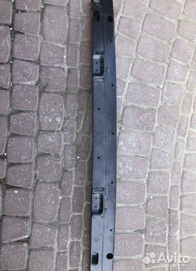 Кронштейн с усилителем заднего бампера Toyota rav4