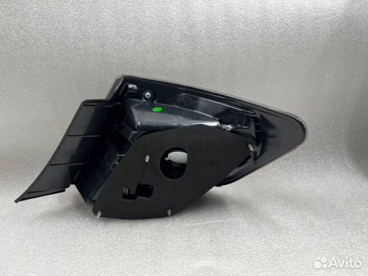 Фонарь наружный задний левый Toyota Camry V55