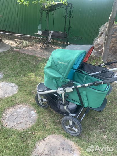 Коляска для двойни bumbleride