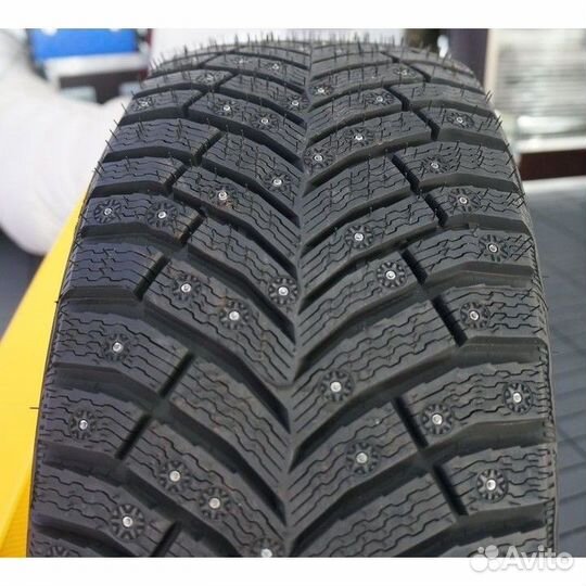 Michelin X-Ice North 4 215/55 R17 107