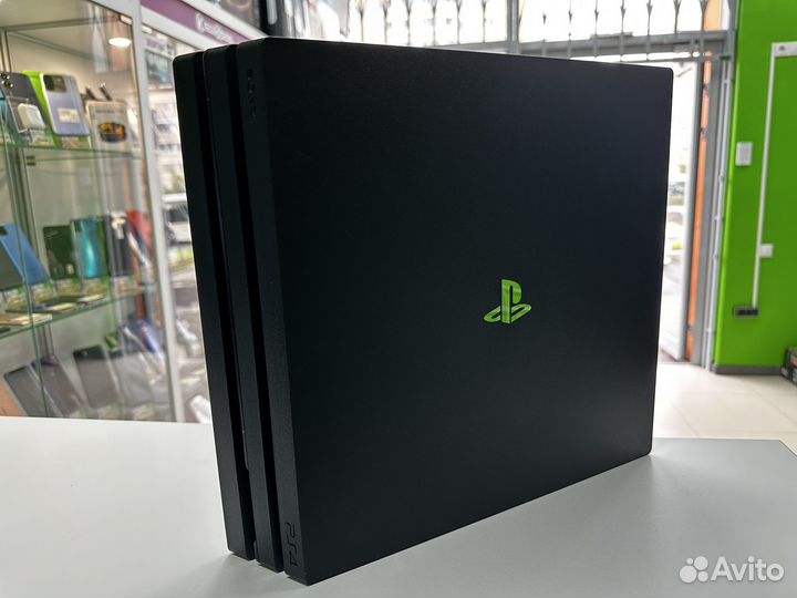 Sony PS4 PRO 1T 2 геймпада