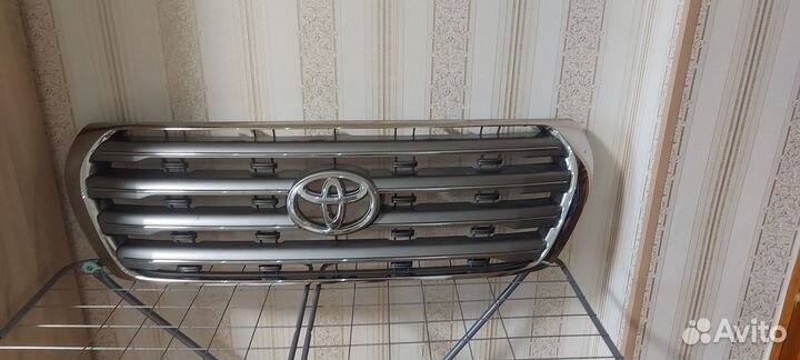Решетка радиатора toyota land cruiser 200