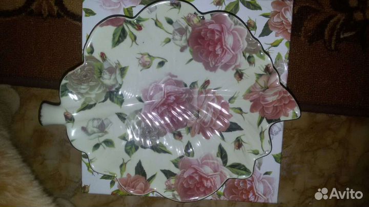 Блюдо фарфор с пионами