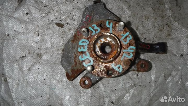 Кулак поворотный передний правый KIA Ceed (ED) 20