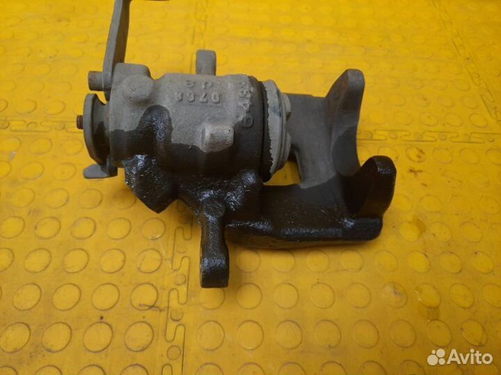 Суппорт тормозной задний правый Peugeot Expert