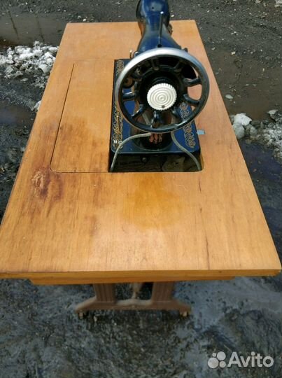 Швейная машина пмз им.Калинина