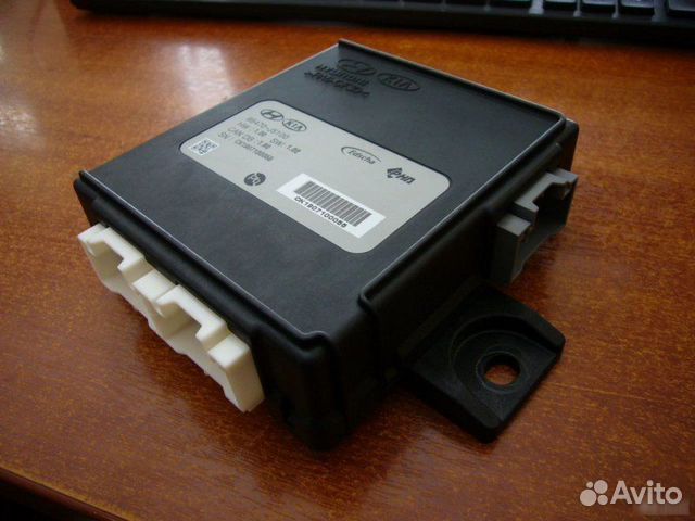 Блок электропривода багажника Kia Stinger седан