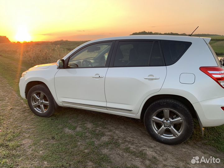 Toyota RAV4 2.0 CVT, 2011, 220 000 км