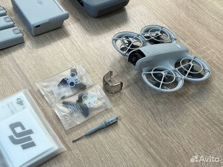 Квадрокоптер DJI NEO fly more combo