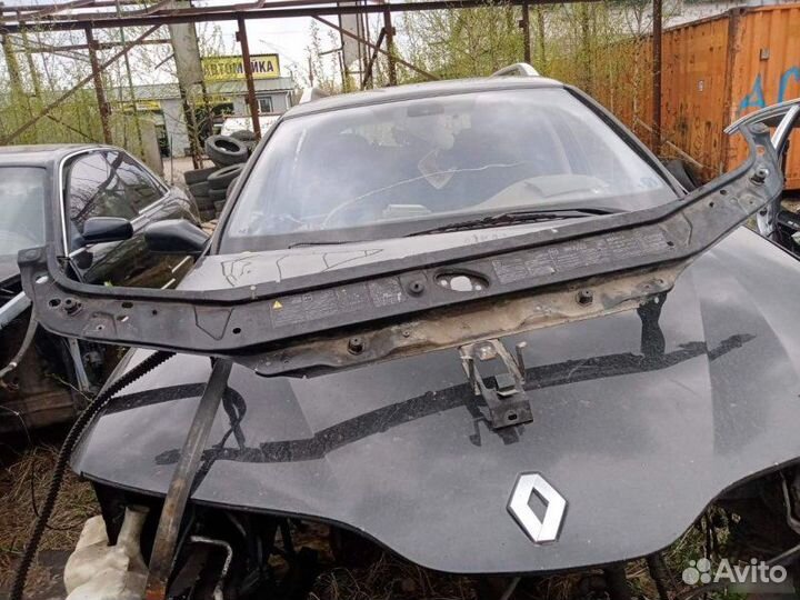 Панель передний Renault Laguna 2 2.2 2003