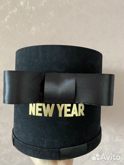 Новогодняя подарочная коробка