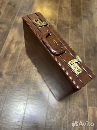Кейс-портфель кожаный
