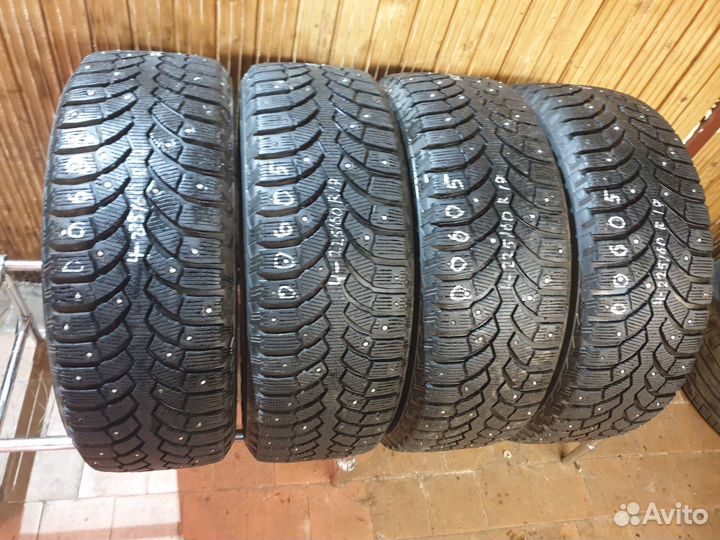 Bridgestone Blizzak Spike-01 225/60 R17 104T