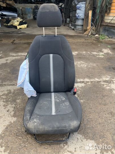 Сиденье(переднее правое) (Hyundai Sonata viii DN8)