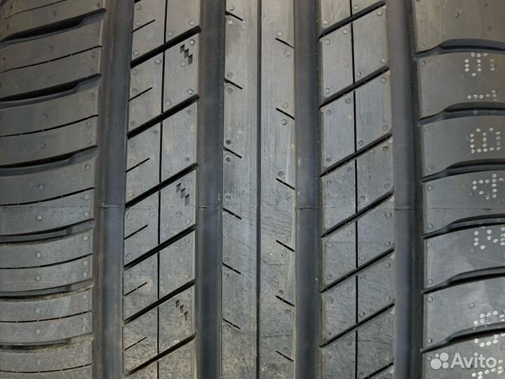 RoadX RXQuest SU01 235/50 R18 97V