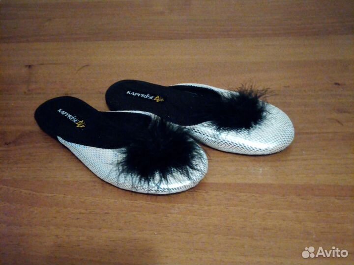 Тапочки с перьями