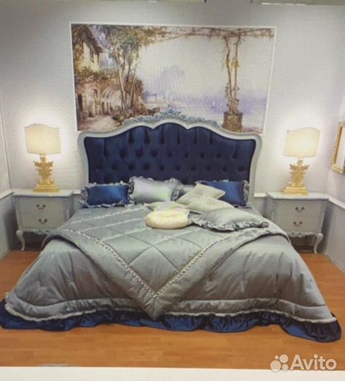 Комплект, покрывало и декоративные подушки