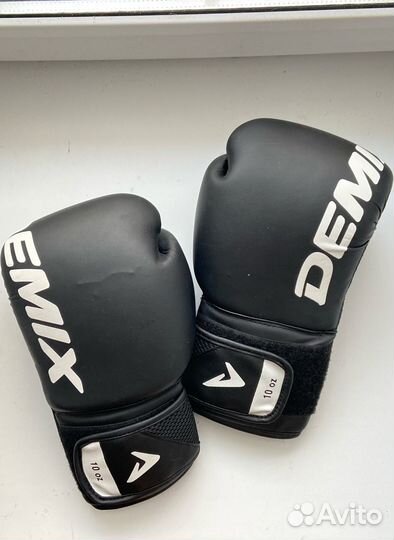 Боксерские перчатки Demix 10OZ
