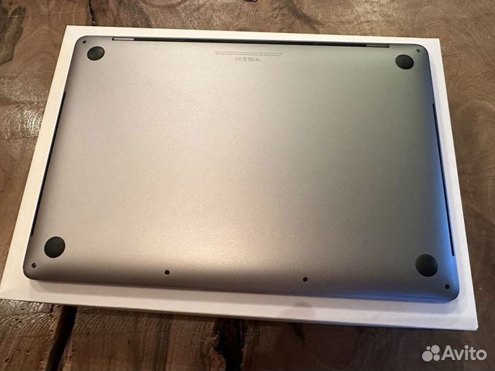 MacBook Pro 13 2020 2.0 GHz i5/16 GB/512 SSD
