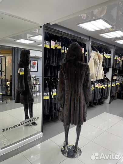 Шуба норковая б/у Isnova 46 р с капюшоном