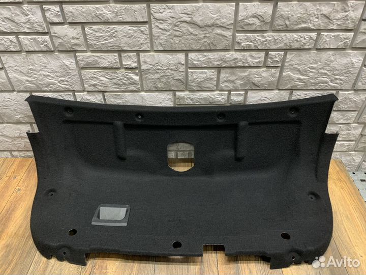 Mercedes Benz E W212 Обшивка крышки багажника