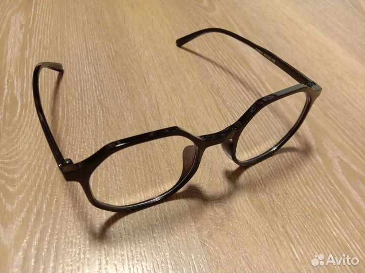 Очки солнцезащитные