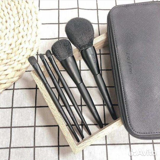Новый набор кистей для макияжа