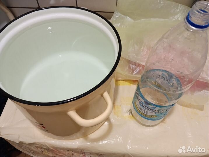 Новая Кастрюля эмалированная