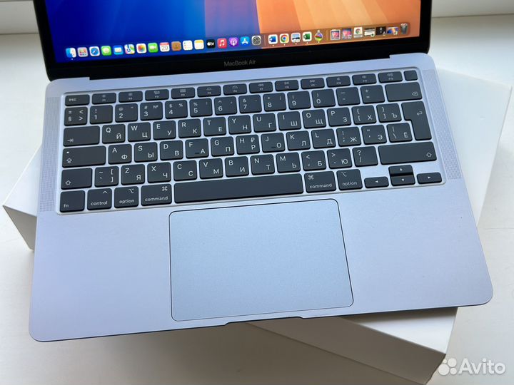 MacBook Air 13 2020 256гб с коробкой