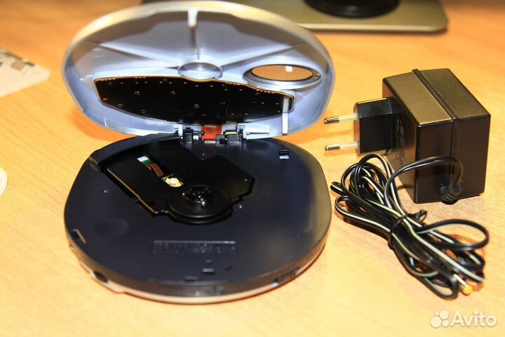 Портативный cd плеер Sanyo CDP-4700