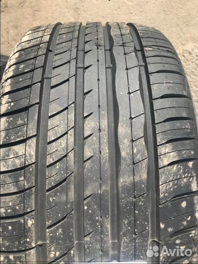 RoadX RXMotion U11 245/40 R20 и 275/35 R20 99Y
