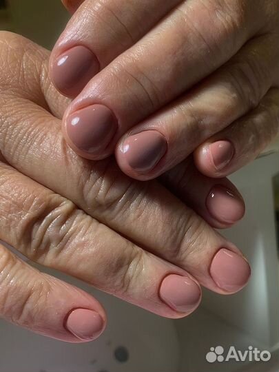 Модель на маникюр