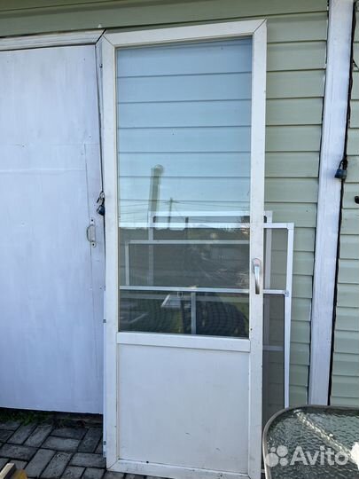 Деревянная дверь