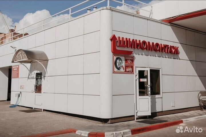 Работник шиномонтажа / шиномонтажник