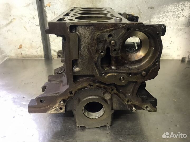 Блок цилиндров K4M Renault 1.6 16v