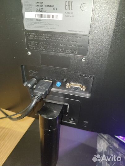 Монитор LG 22