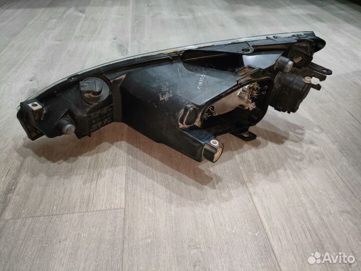 Фара правая peugeot 206