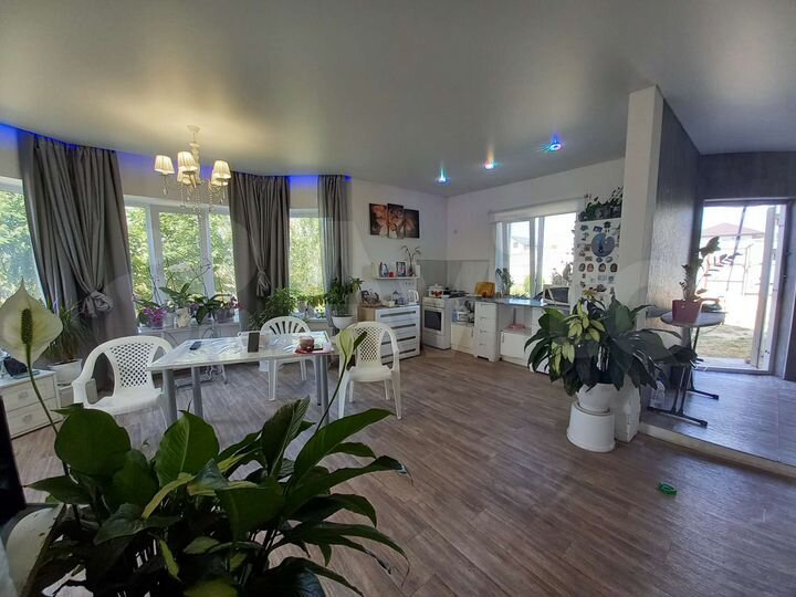 Дом 196 м² на участке 10 сот.